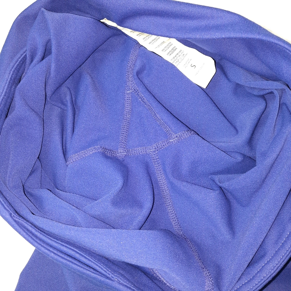 Fabletics Salar Compression Capri Legging Sz Small - image 7